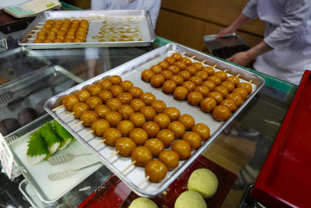 岩手　盛岡市内散策　梅月堂　居酒屋新幹線　しょうゆだんご　お茶もち