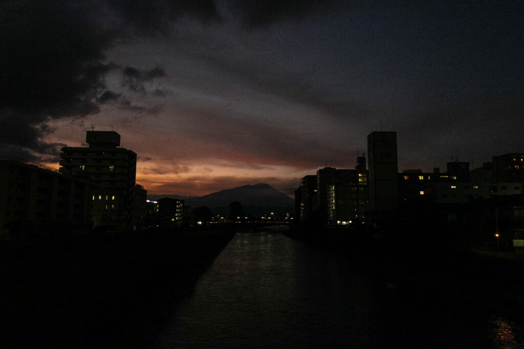 岩手　盛岡市内散策　北上川　岩手山