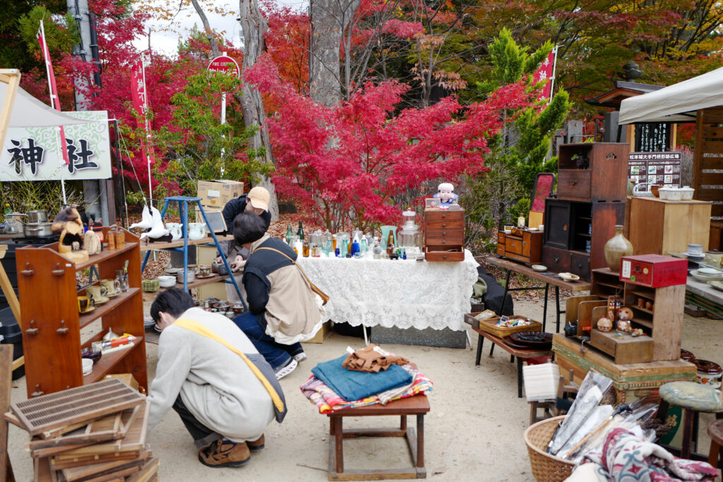 松本散策　四柱神社　古物市　アンティークマーケット