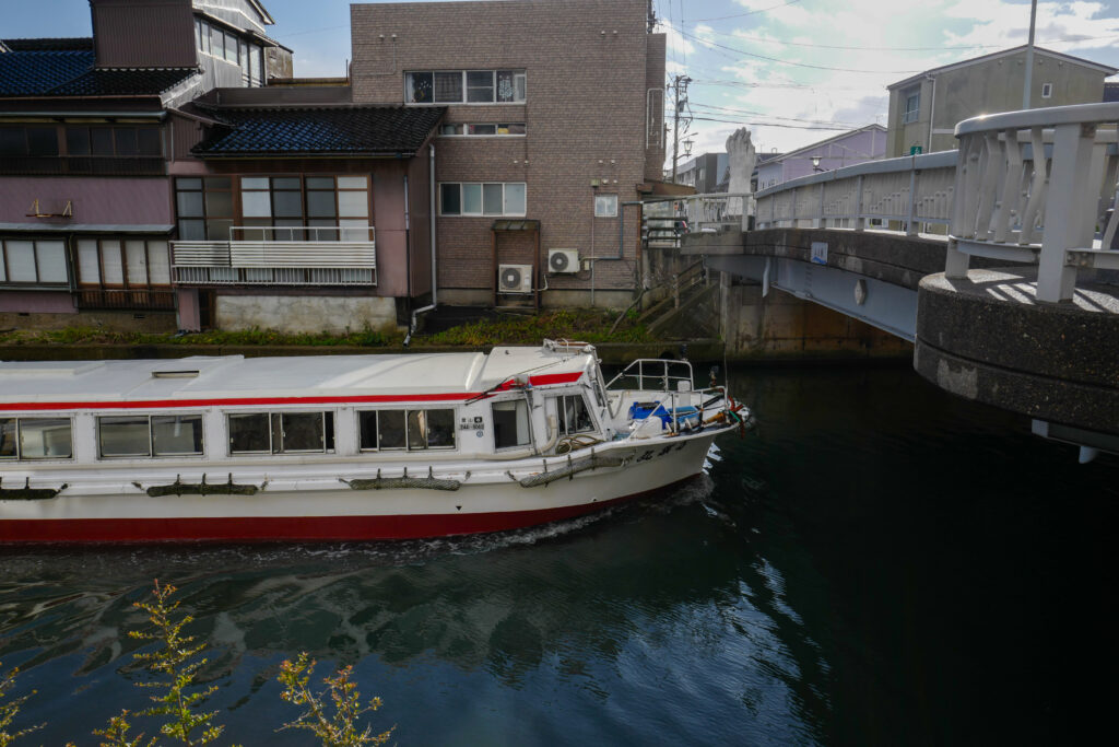 富山　新湊内川