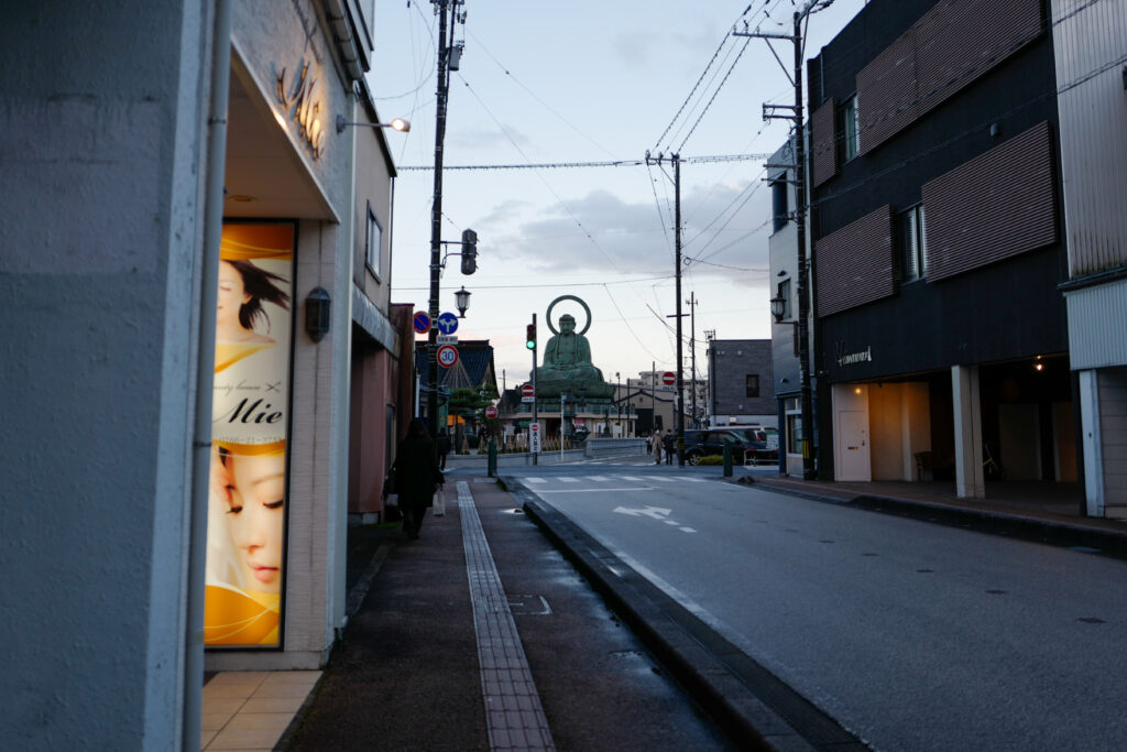 富山　万葉線　高岡大仏